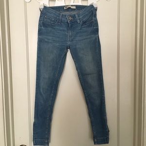 Levi skinny jeans